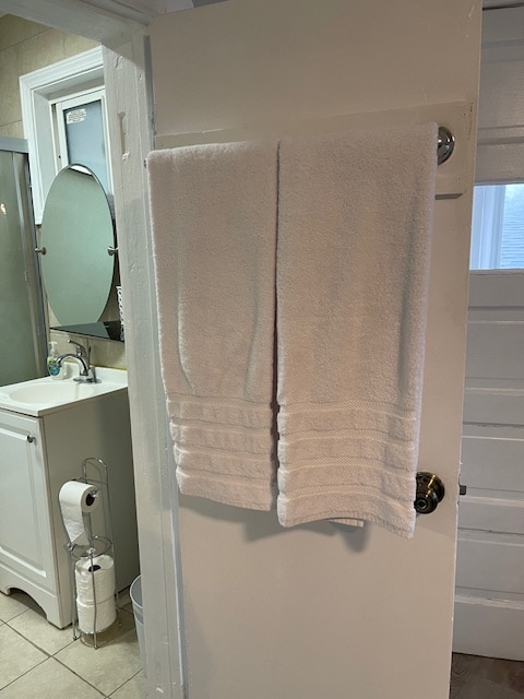 Building Photo - 1942 E 120th St