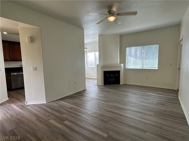 Building Photo - 1050 E Cactus Ave