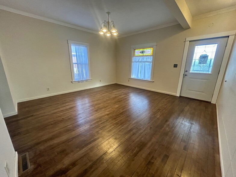 Front Entrance with Stained Glass Window - 213 Lake Ave W