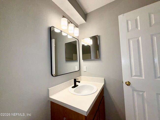 Building Photo - 621 Southbranch Dr