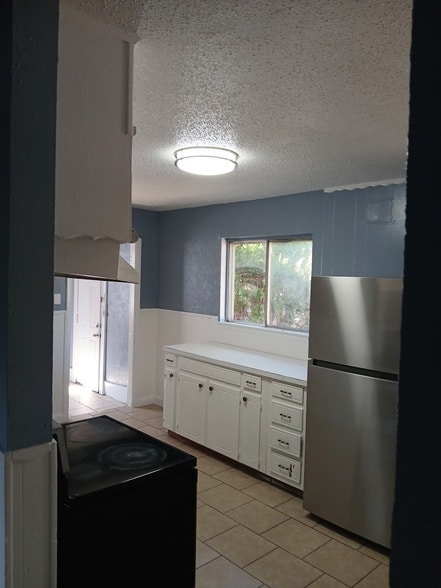 Building Photo - 4716 Dorsey St