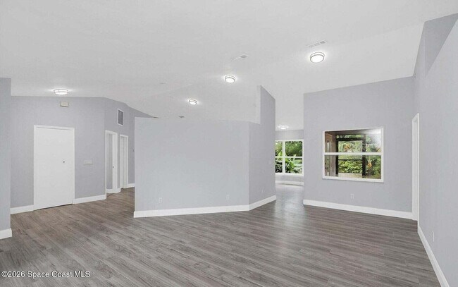 Building Photo - 614 Elmont St NW