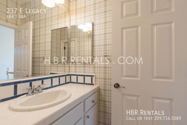 Building Photo - WICKLUND Village 4 Bedroom Home - Gated Dr...