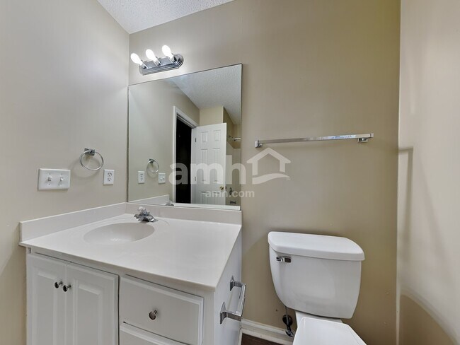 Building Photo - 26 Coronado Ct