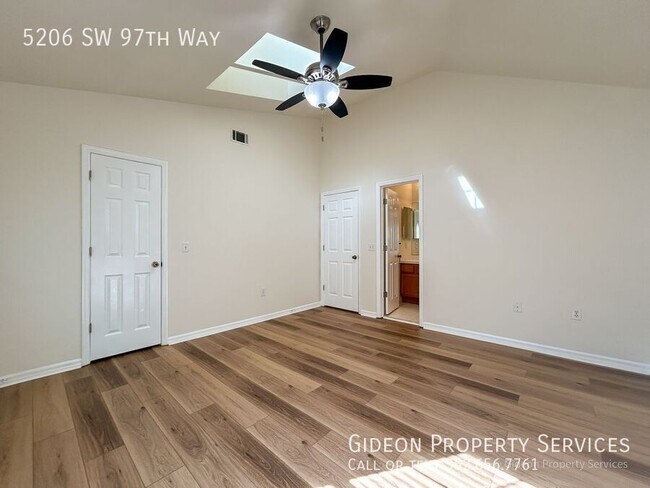 Building Photo - 5206 SW 97 Way