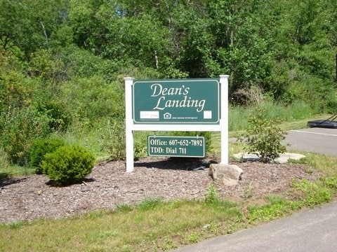 Primary Photo - Dean's Landing