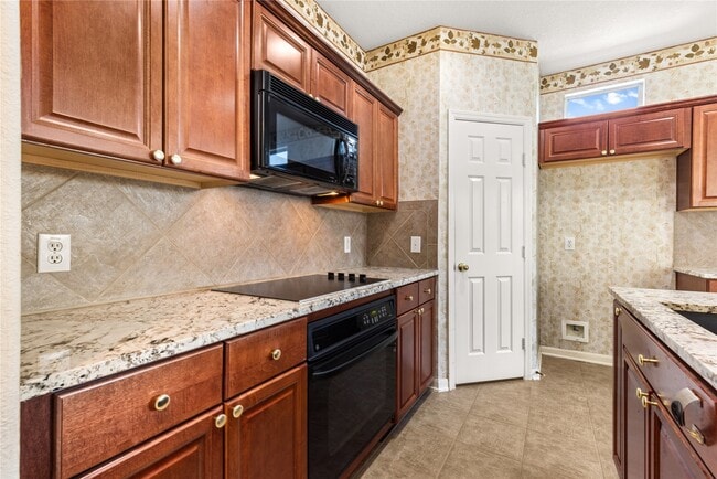 Building Photo - 7906 Glenn Cliff Dr