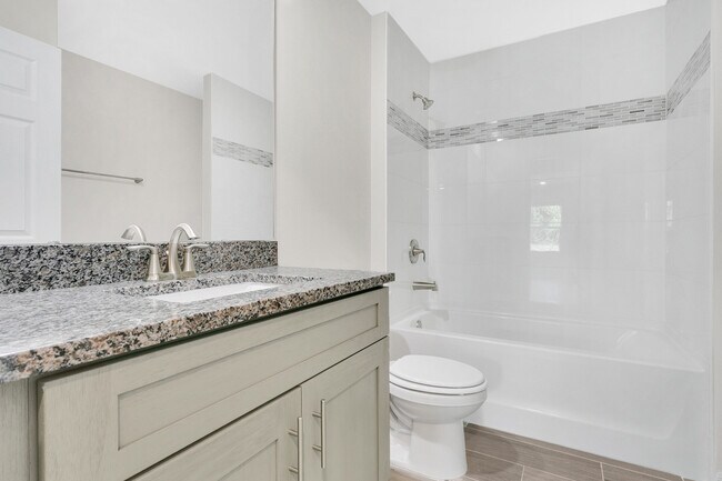 Building Photo - 2304 Fox Hollow Dr