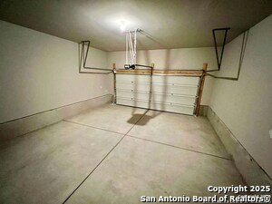 Building Photo - 204 Kinsley Wy