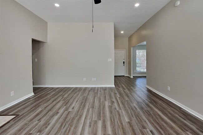 Building Photo - 1407 Buchans Dr