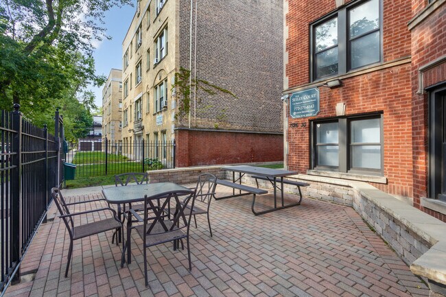 Building Photo - 7530 N Seeley Ave