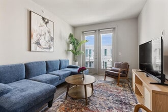 Building Photo - 5820 1/2 Cameron Road-SI FL4-ID1303398P