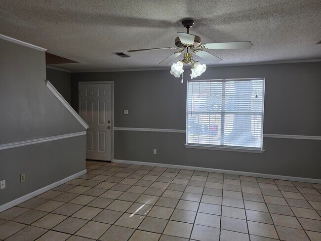 Building Photo - 7780 Mesa Dr