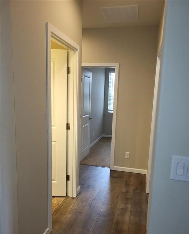 Building Photo - *$500 Move In Special*Beautiful 3 Bed 2 Bath Home in Enumclaw