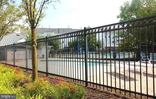 Building Photo - 301 Shipyard Dr