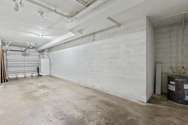 Building Photo - 1609 Belmont Pl
