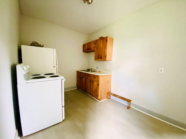 Building Photo - Cozy Shot Gun Home near downtown Mobile
