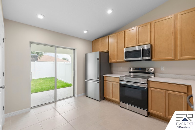 Building Photo - 12 Llovera Pl