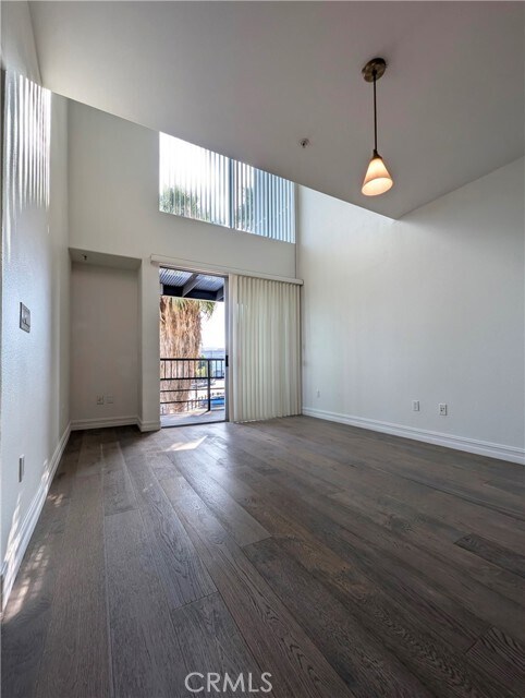 Building Photo - 629 Traction Ave