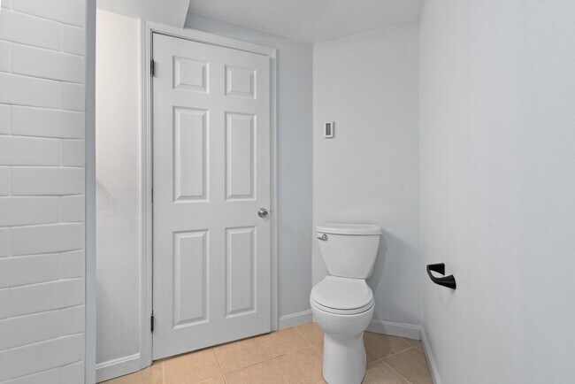 Building Photo - 2 Woodbine St