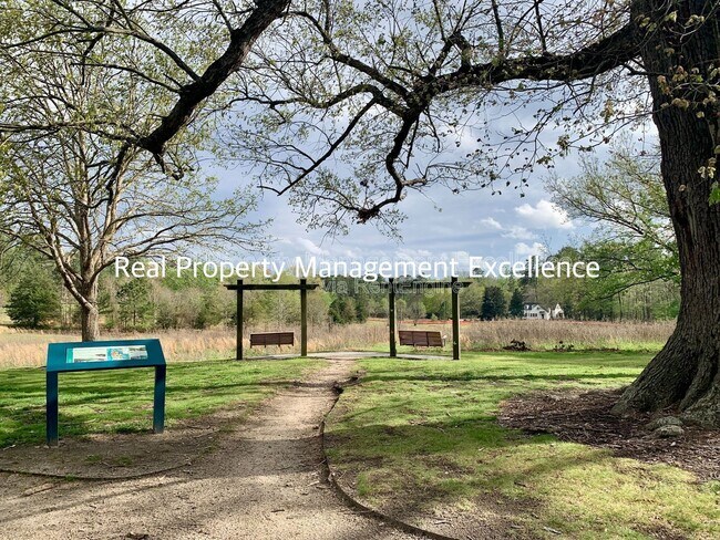 Building Photo - 310 Gilman Ln