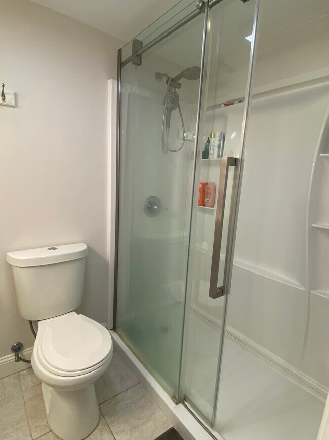 Building Photo - 229 Bacon Pond Rd