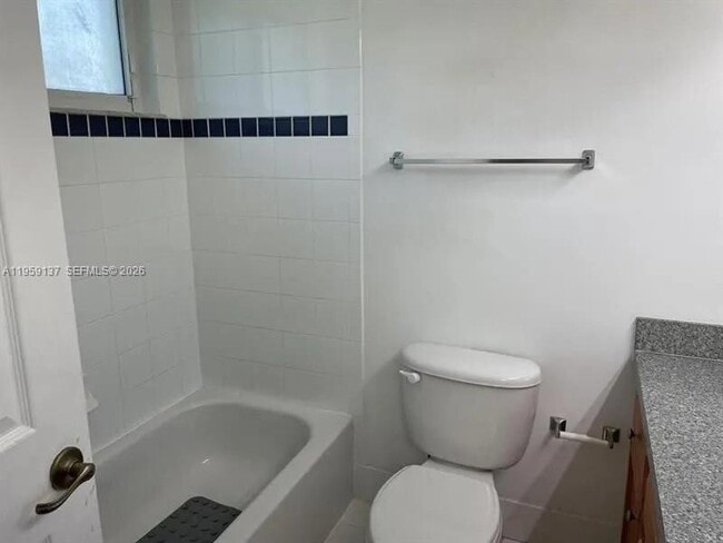 Building Photo - 5411 SW 41st St