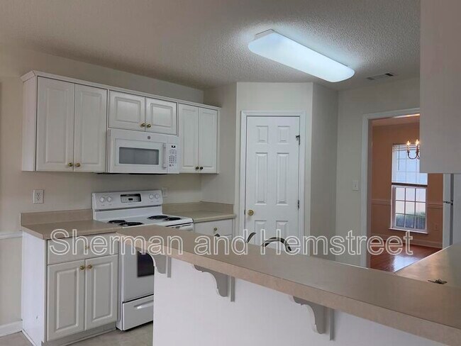 Building Photo - 3404 Thames Pl