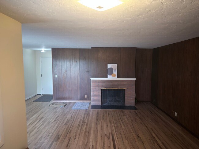 Building Photo - weid03