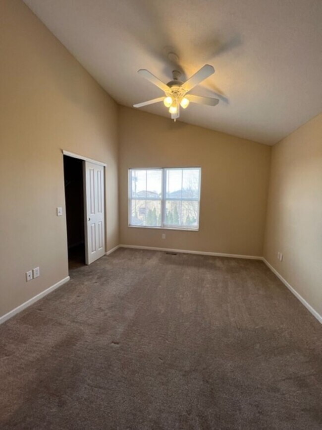 Building Photo - 2 Bed 2.5 Bath Condo in Downtown Powell Available for Pre-Lease!