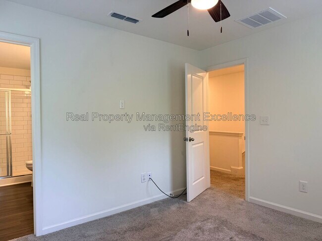 Building Photo - 437 Hacksaw Trl