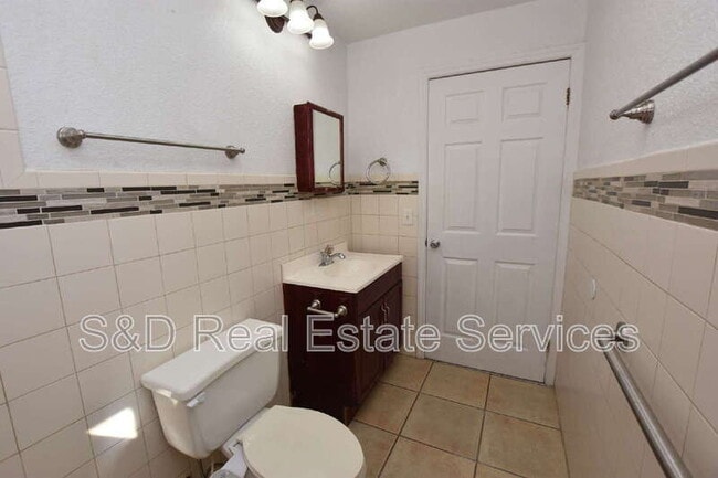 Building Photo - 105 Flamingo Dr