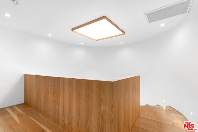 Building Photo - 1001 N Hanover Dr