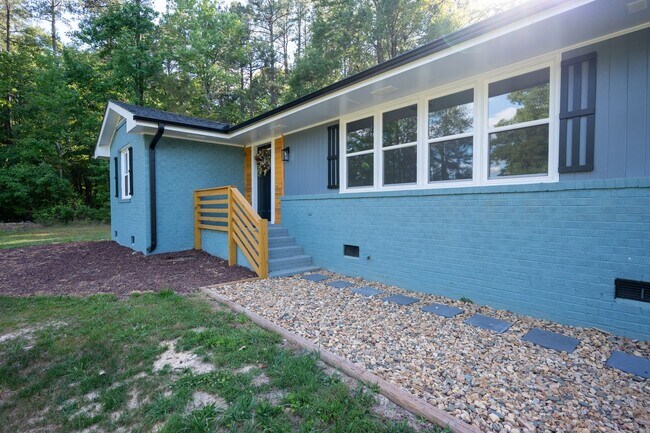Building Photo - 6561 Huntsboro Rd
