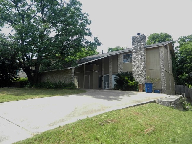 Building Photo - 3406 Dolphin Dr