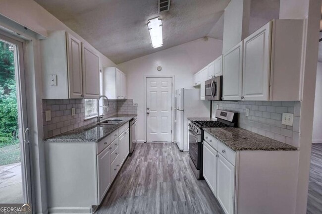 Building Photo - 2119 Briar Glen Ln SW