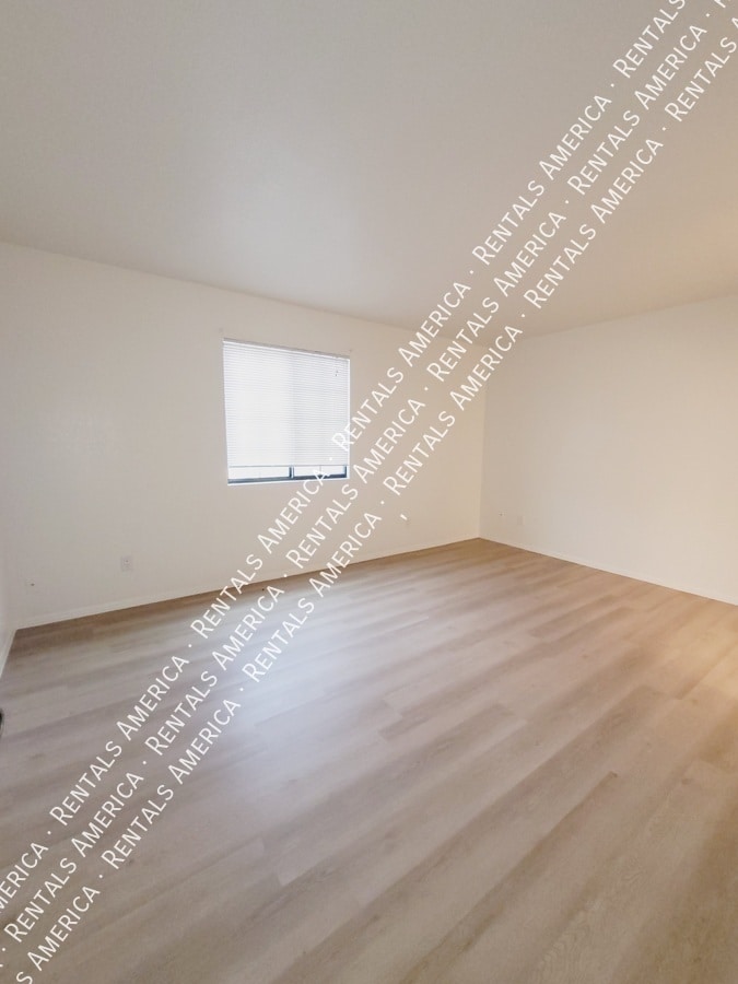 Building Photo - 13831 N Kendall Dr