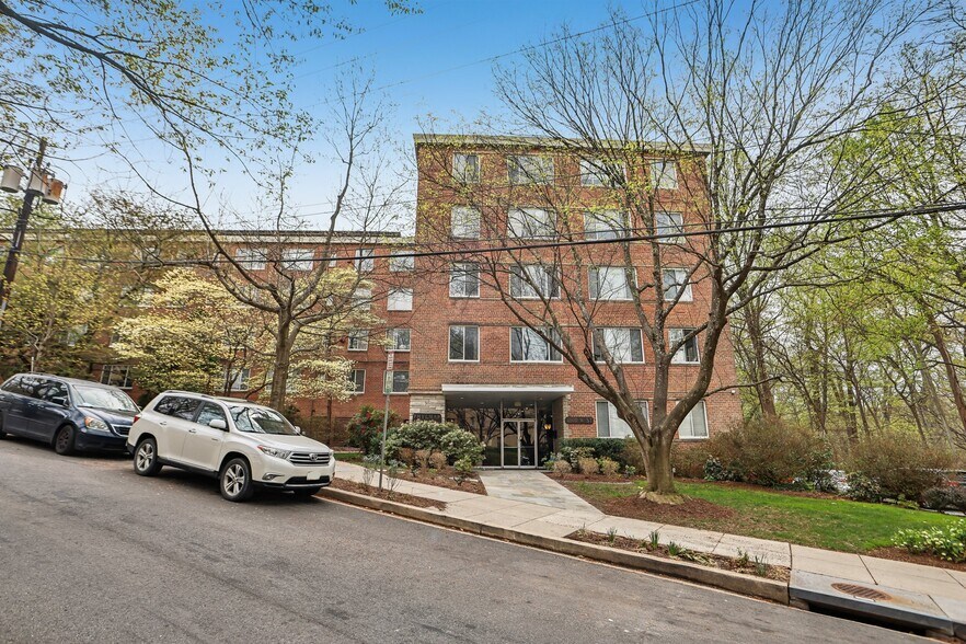 Building Photo - 4100 W St NW
