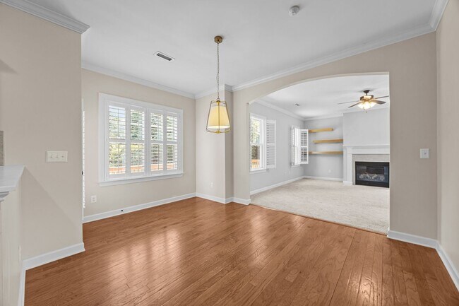 Building Photo - Welcome to Mimosa Bay!