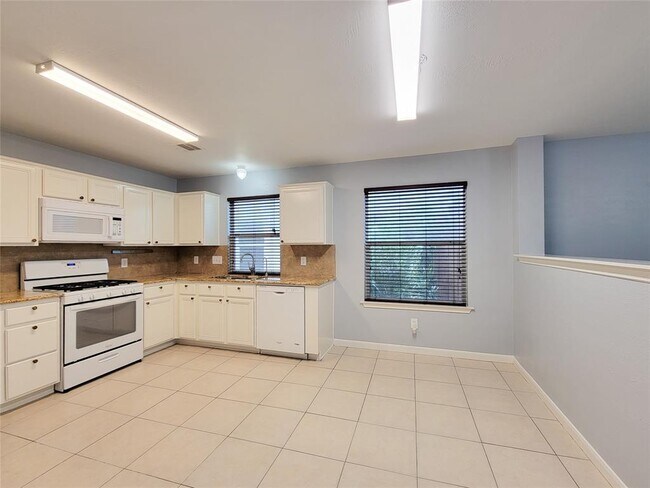 Building Photo - 19026 Yellow Thrush Dr