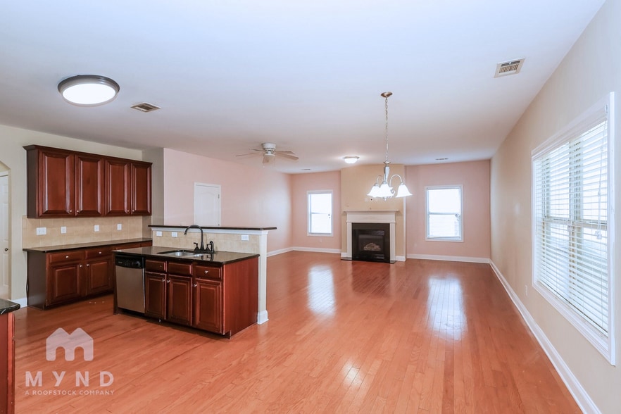 Building Photo - 5581 Dendy Trace