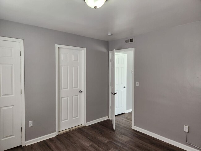 Building Photo - 16885 LahserApt A1-A1
