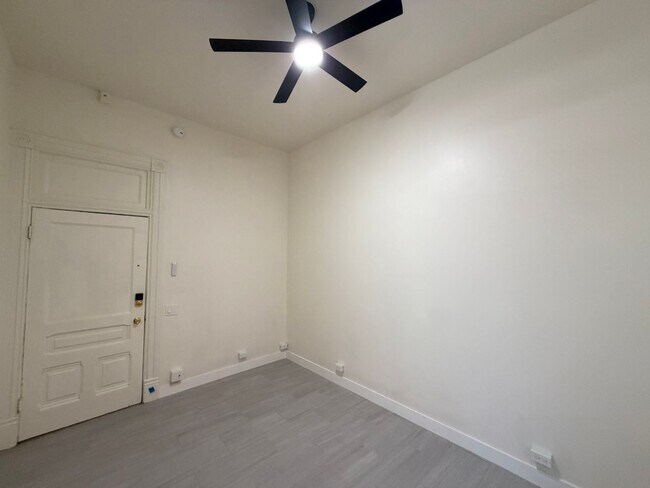 Building Photo - Live Downtown! Newly Updated Historic Studio Available Now