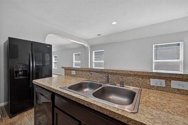 Building Photo - 17227 Quiet Song Ct