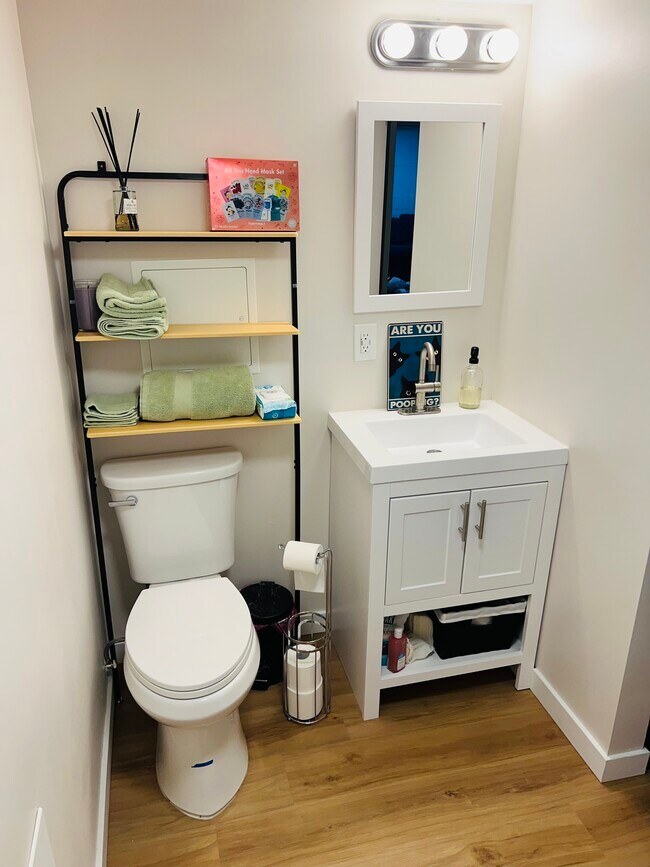 Building Photo - 7823 Charlesmont Rd