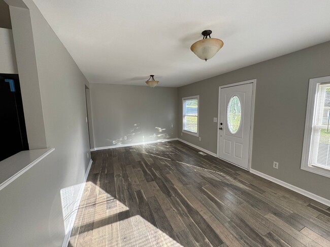 Building Photo - Available to Show