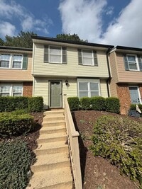 Building Photo - Move-In Ready North Raleigh Townhome Near I-440 & I-540