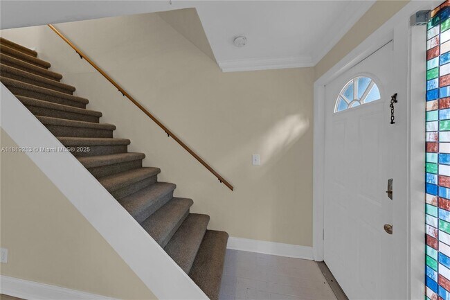 Building Photo - 307 SW 11th Ct