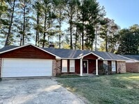 Building Photo - 4 bed 2 bath in Crossgates of Brandon