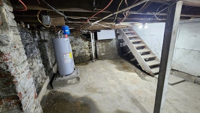 Building Photo - 3 bedroom 1 bathroom